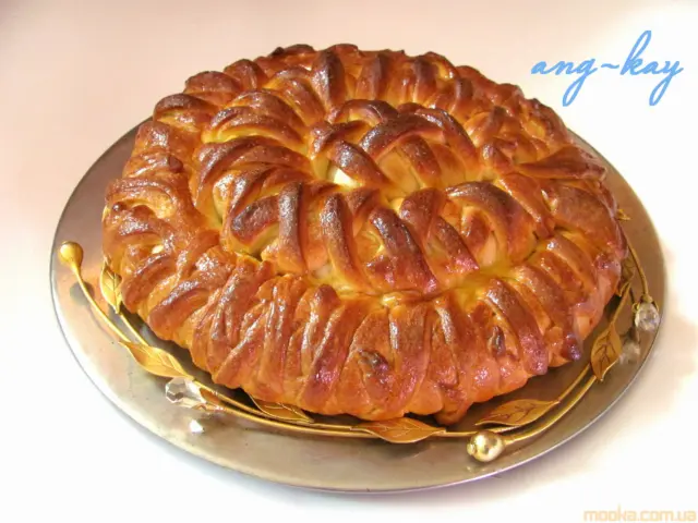 Пирог с начинкой ажурный