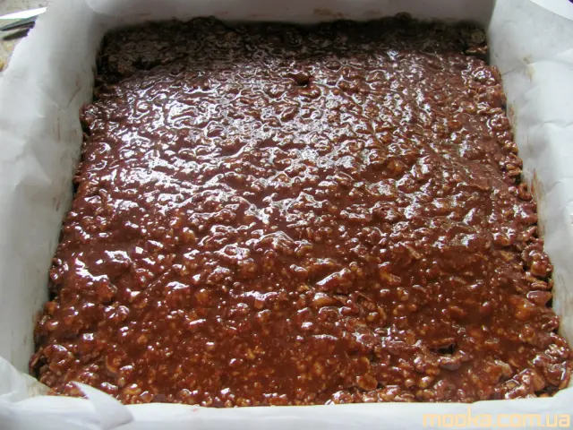 Арахисовые хрустящие батончики с шоколадом и кукурузными хлопьями