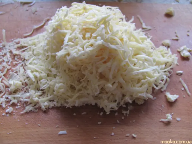 Пирог с капустой, яйцами и сыром