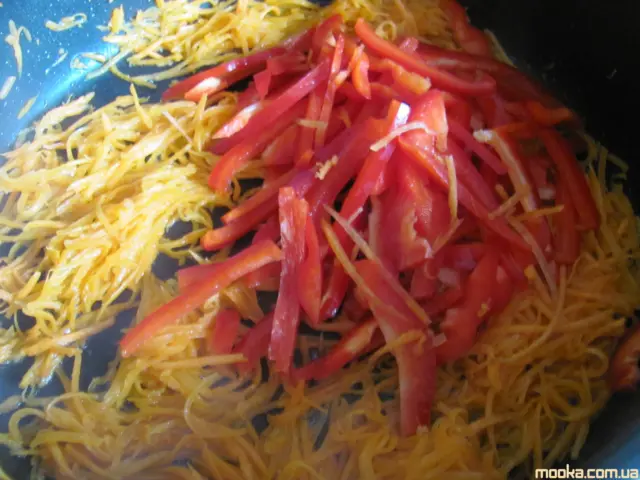 Рисовая вермишель с овощами и кальмарами (постная)