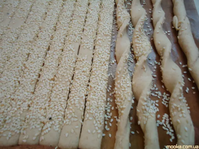 Гриссини с кунжутной мукой