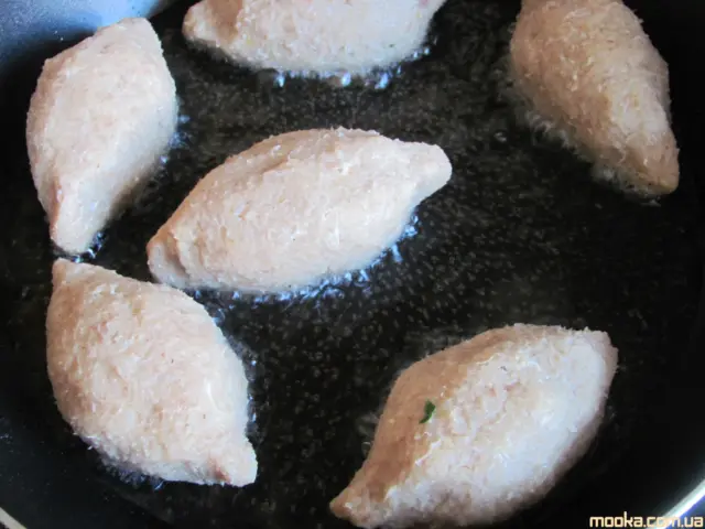 Кеббе с булгуром и кедровыми орехами
