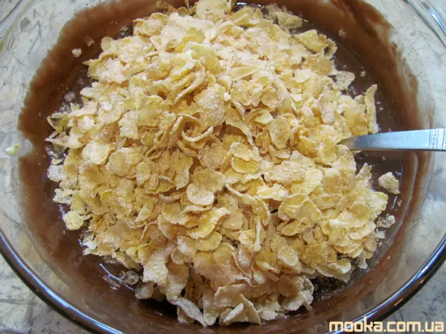 Арахисовые хрустящие батончики с шоколадом и кукурузными хлопьями