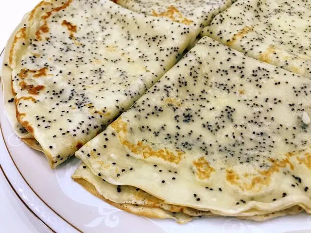 Блины ванильные с распаренным маком