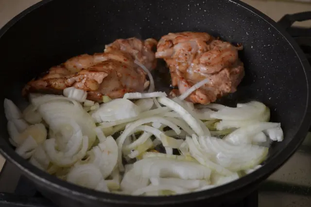 Цыпленок по мароккански с маслинами, лимоном и медом