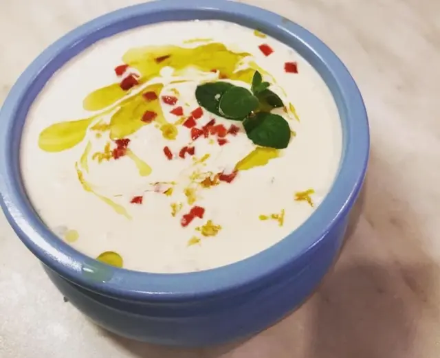 Шницели из юной капусты с йогуртовым соусом