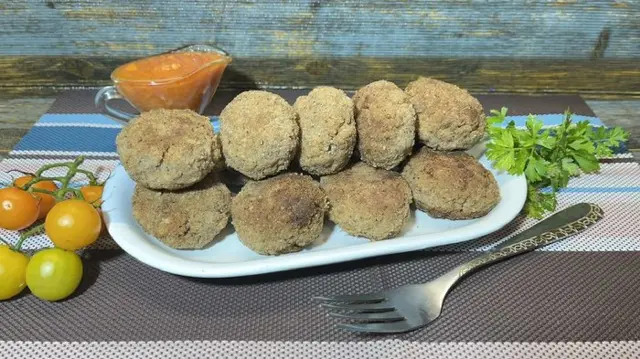Котлети з баклажанів та фаршу