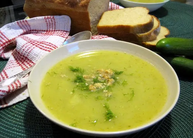 Суп летний с кабачками и огурцом