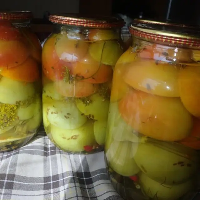 Помидоры зеленые маринованные резаные