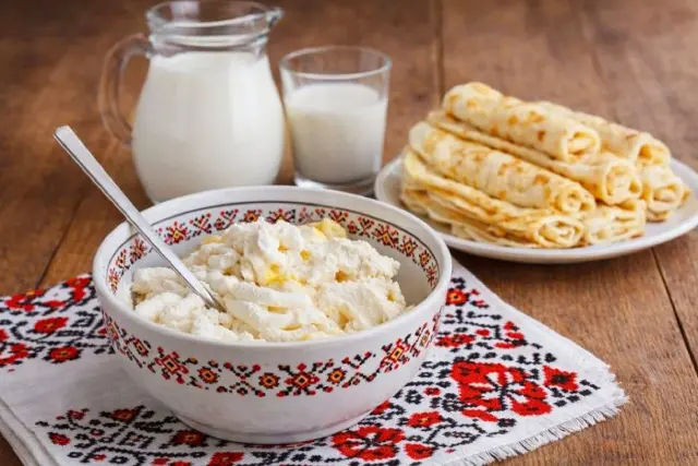Кисломолочный сир дома