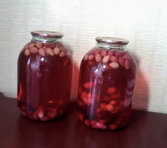 Компот із кизилу