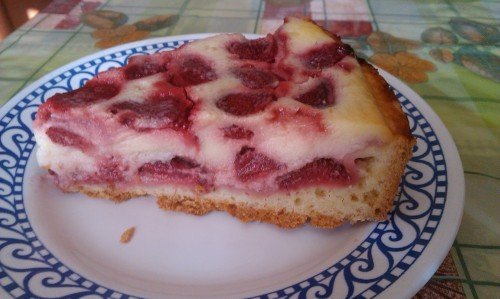 Пирог с клубникой
