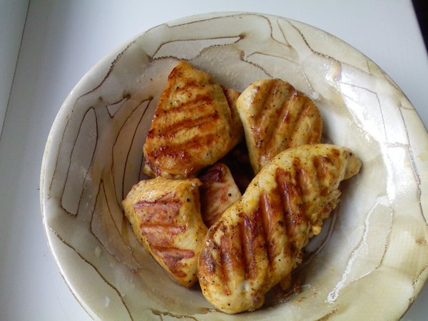 куриное филе в сендвичницее на гриль-панели