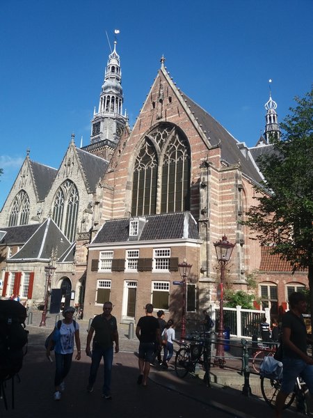 здание жд вокзала в амстердаме