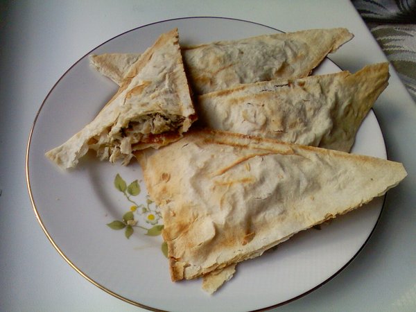 Сендвичи из лаваша с курятиной и творогом для сендвичницы